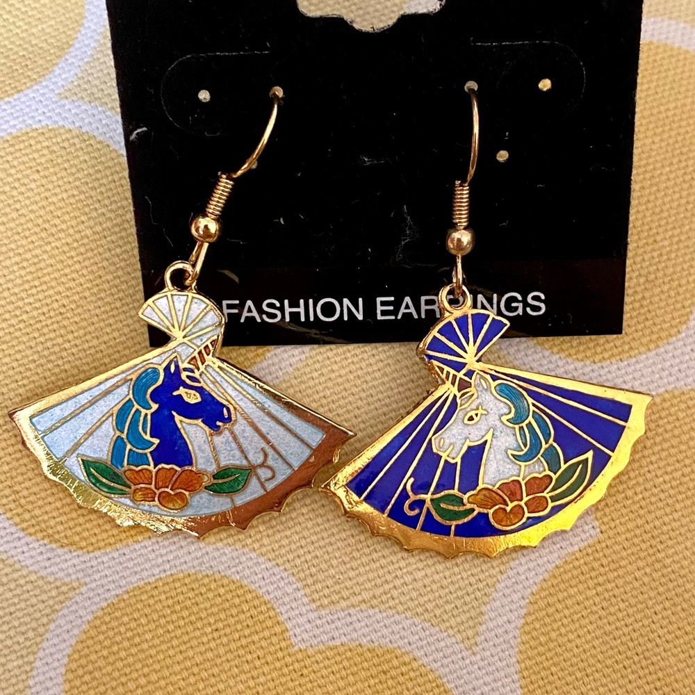 Gold Fan Shaped Unicorn Drop Earrings NWT
